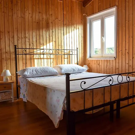 Apartamento With A Parking Space Iz, Iz - 23158 Veli Iž