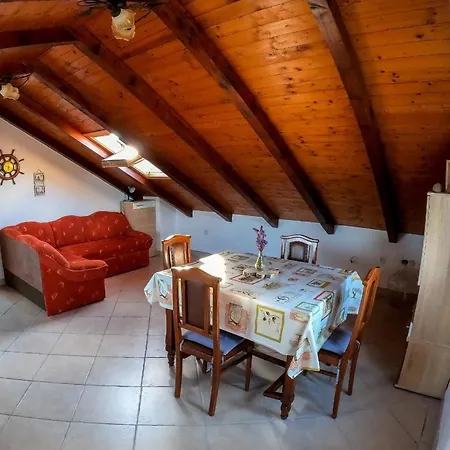 With A Parking Space Iz, Iz - 23158 * Veli Iz