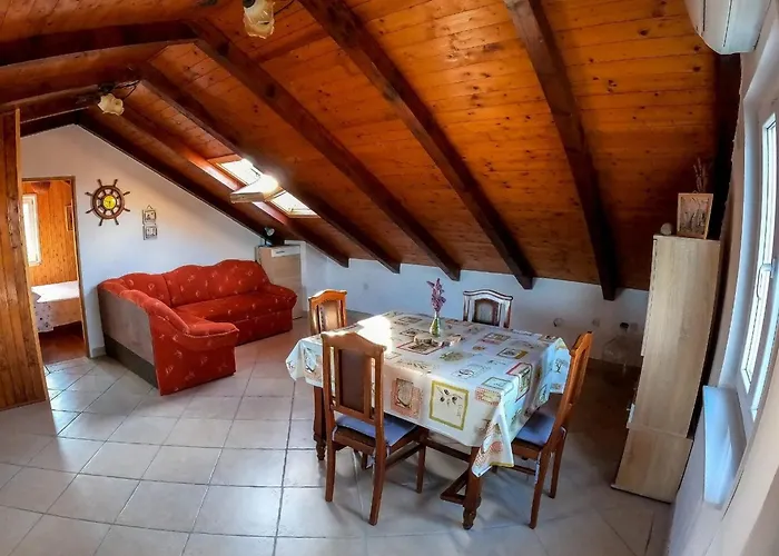 With A Parking Space Iz, Iz - 23158 * Veli Iž